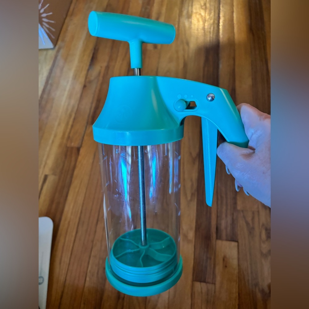 Pampered Chef pancake mixer